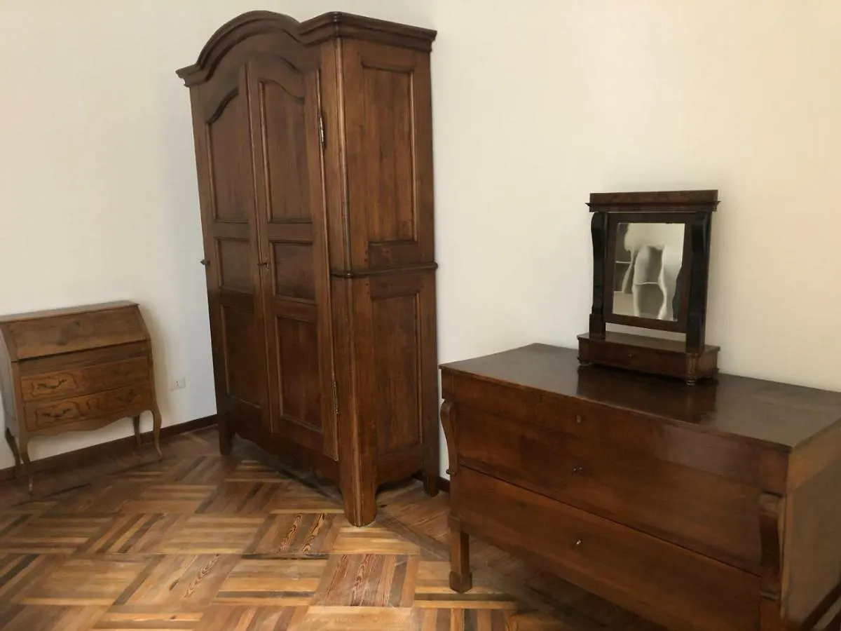 Alma- Central And Elegant Apartment Parma